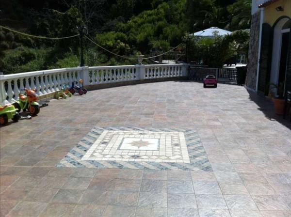 casa indipendente in vendita a Ventimiglia in zona Latte