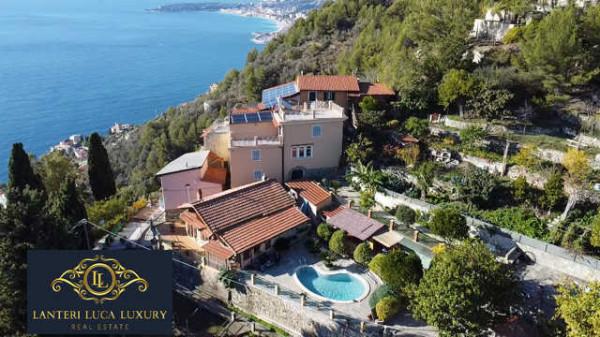 casa indipendente in vendita a Ventimiglia