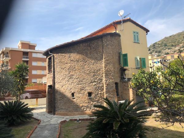 casa indipendente in vendita a Ventimiglia