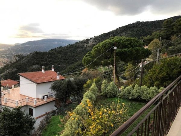 casa indipendente in vendita a Ventimiglia