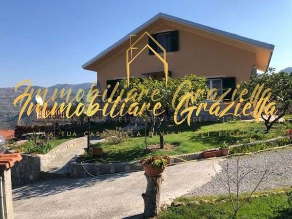 appartamento in vendita a Ventimiglia in zona Seglia / San Bernardo