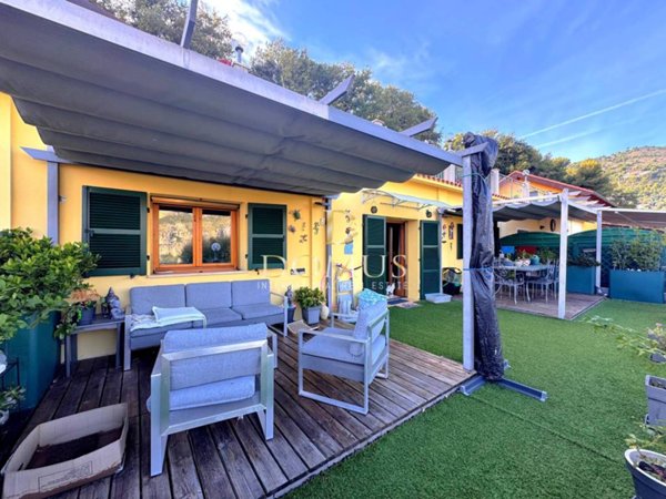 casa indipendente in vendita a Ventimiglia in zona Seglia / San Bernardo