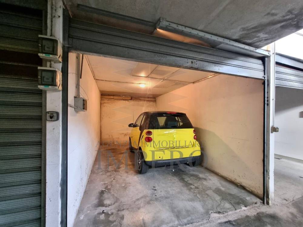 locale di sgombero in vendita a Ventimiglia