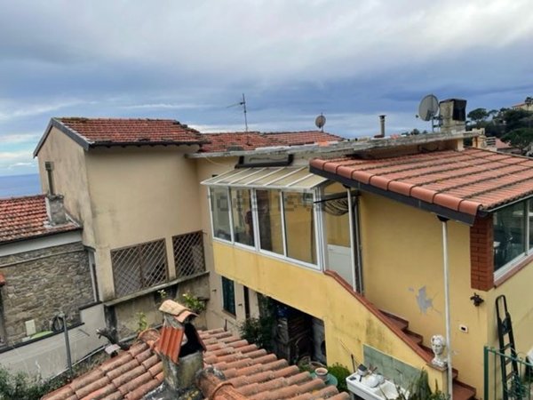 casa indipendente in vendita a Ventimiglia in zona Mortola Superiore