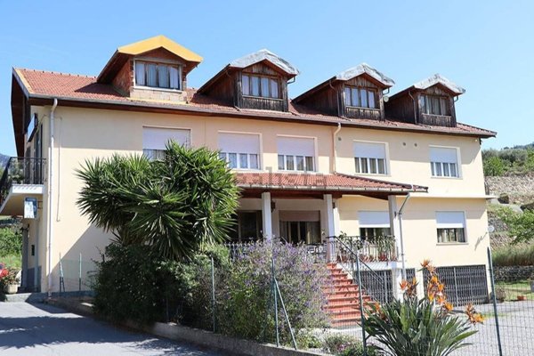 locale di sgombero in vendita a Ventimiglia in zona Varase