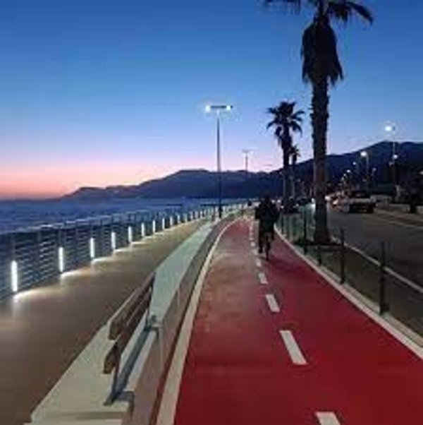 casa indipendente in vendita a Ventimiglia