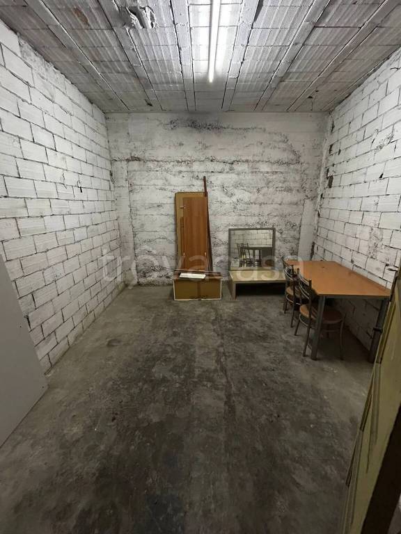 locale di sgombero in vendita a Ventimiglia