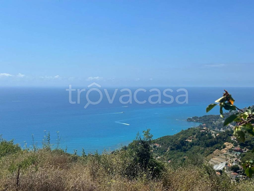 casa indipendente in vendita a Ventimiglia in zona San Lorenzo