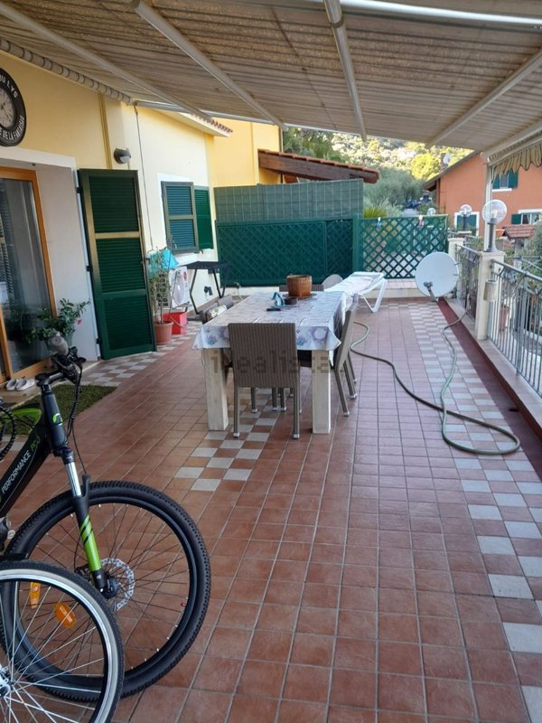 casa indipendente in vendita a Ventimiglia in zona Seglia / San Bernardo