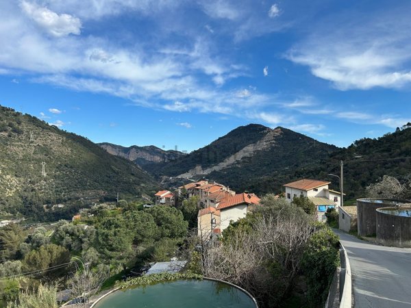 trivano in vendita a Ventimiglia