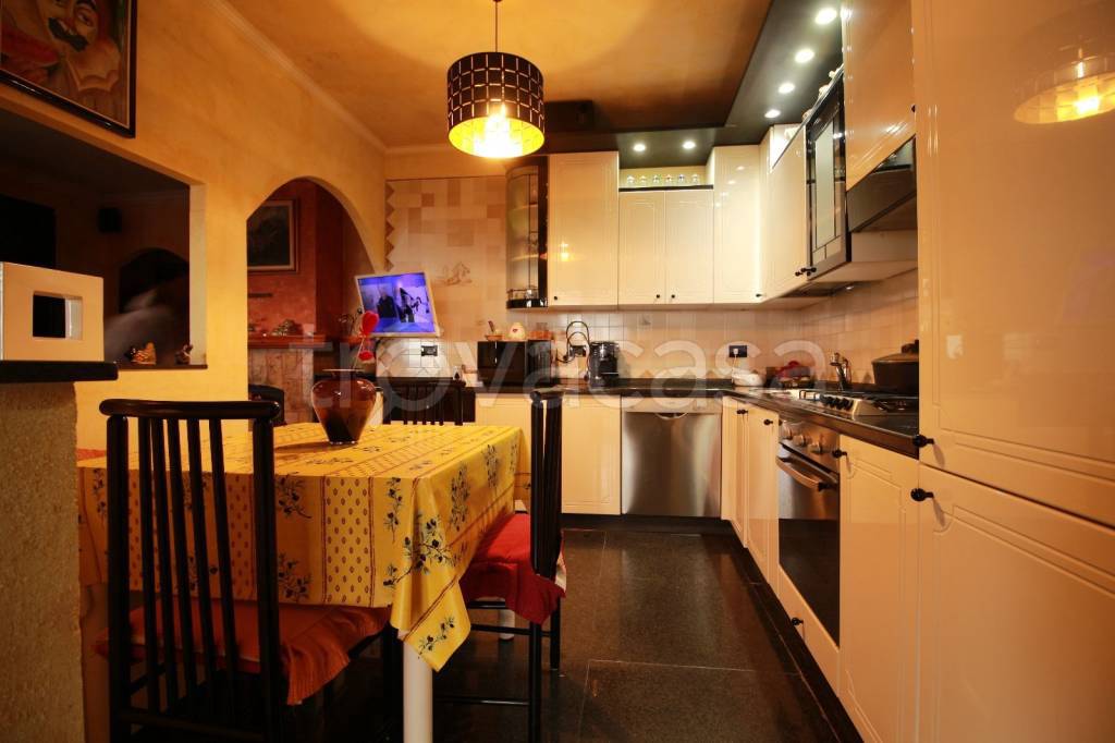 appartamento in vendita a Ventimiglia in zona Seglia / San Bernardo