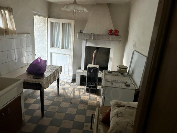 appartamento in vendita a Ventimiglia in zona Calvo