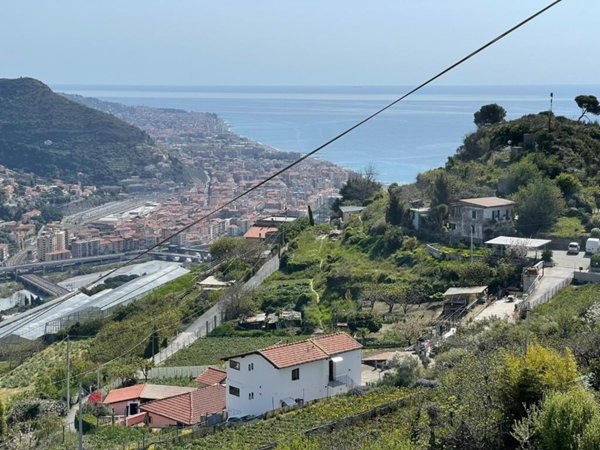 casa indipendente in vendita a Ventimiglia in zona Seglia / San Bernardo