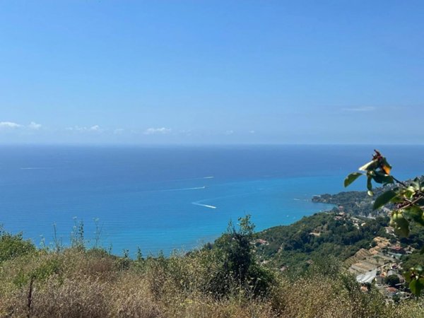 casa indipendente in vendita a Ventimiglia in zona San Lorenzo