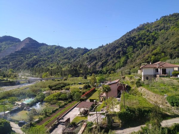 appartamento in vendita a Ventimiglia in zona Calvo