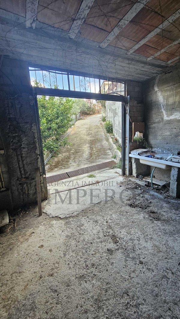 locale di sgombero in vendita a Ventimiglia in zona Bevera