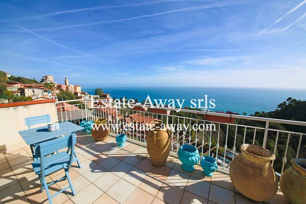 casa indipendente in vendita a Ventimiglia in zona Mortola Inferiore