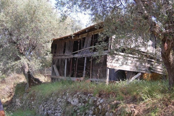 locale di sgombero in vendita a Ventimiglia in zona Seglia / San Bernardo