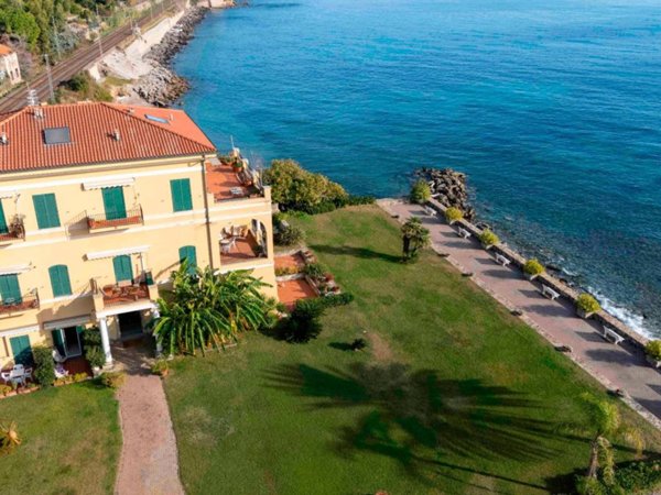 appartamento in vendita a Ventimiglia in zona Latte