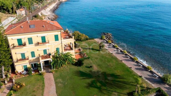 appartamento in vendita a Ventimiglia in zona Latte