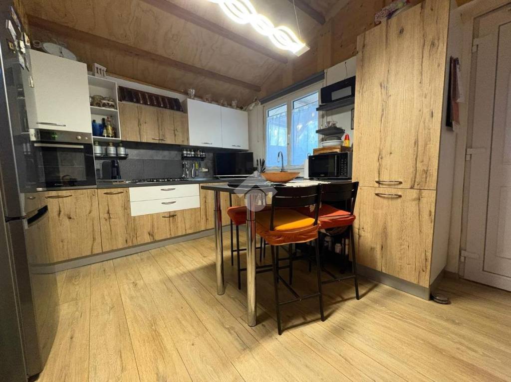 casa indipendente in vendita a Ventimiglia in zona Latte