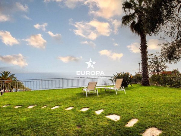 casa indipendente in vendita a Ventimiglia in zona Latte