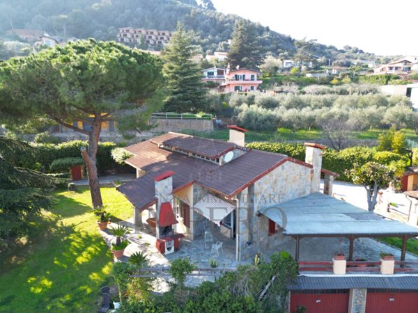 casa indipendente in vendita a Ventimiglia in zona Seglia / San Bernardo