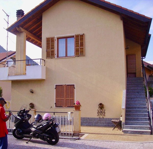casa indipendente in vendita a Ventimiglia in zona Porra