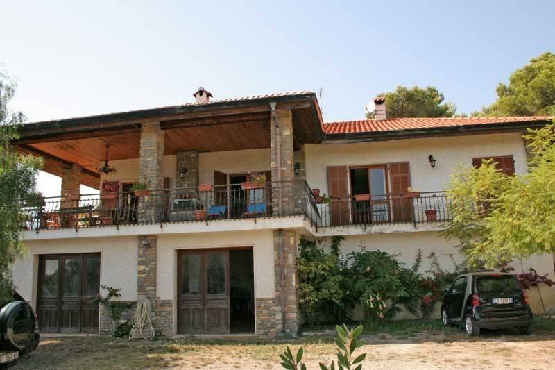 casa indipendente in vendita a Ventimiglia in zona San Lorenzo