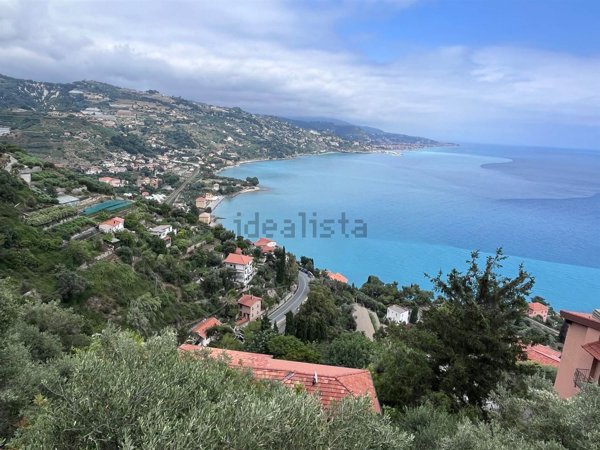 casa indipendente in vendita a Ventimiglia in zona Mortola Inferiore
