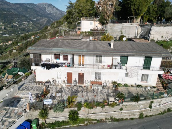 casa indipendente in vendita a Ventimiglia