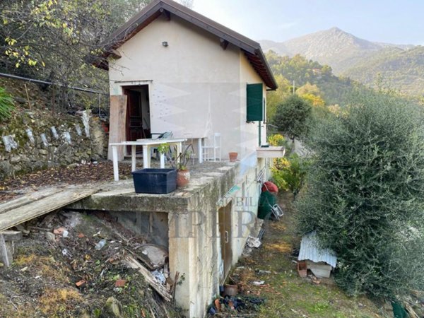 casa semindipendente in vendita a Ventimiglia in zona Sant'Antonio