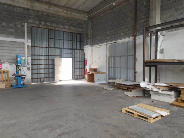 capannone in vendita a Ventimiglia