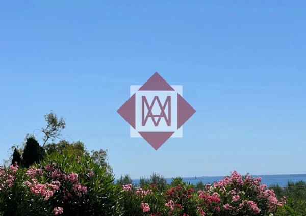 appartamento in vendita a Ventimiglia in zona Latte