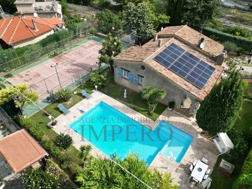 casa indipendente in vendita a Ventimiglia in zona Seglia / San Bernardo