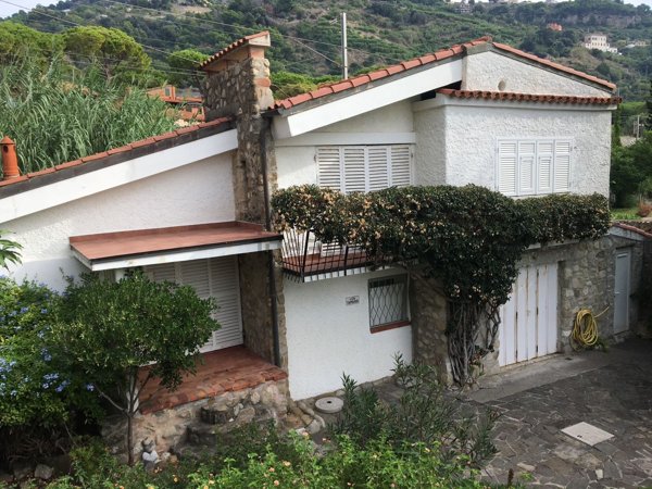 casa indipendente in vendita a Ventimiglia