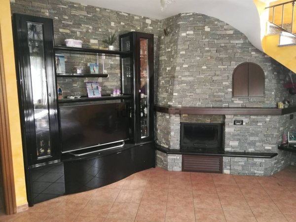 casa indipendente in vendita a Ventimiglia in zona Porra