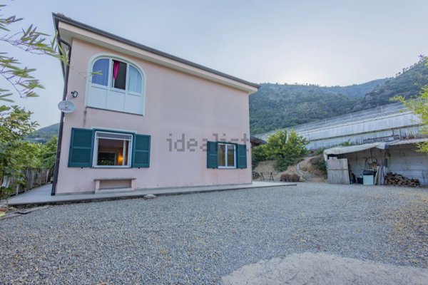 appartamento in vendita a Ventimiglia in zona Varase