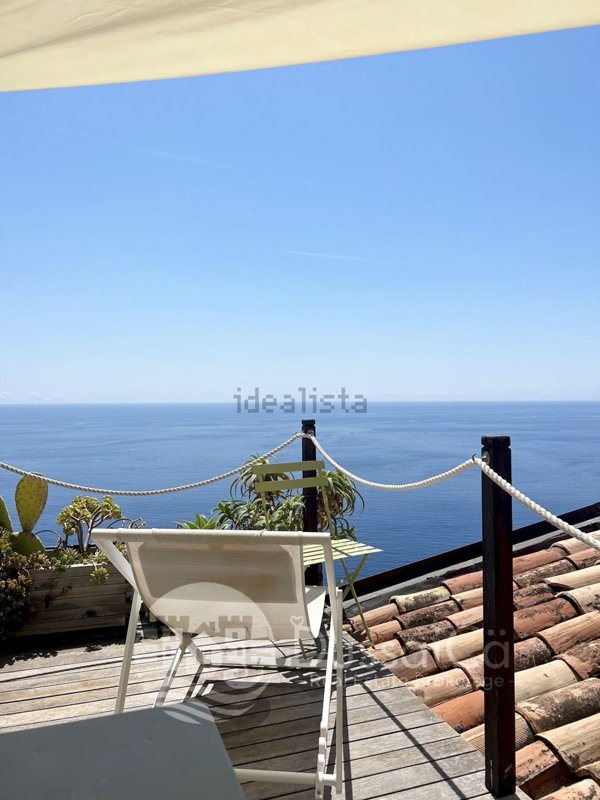 casa indipendente in vendita a Ventimiglia in zona Grimaldi