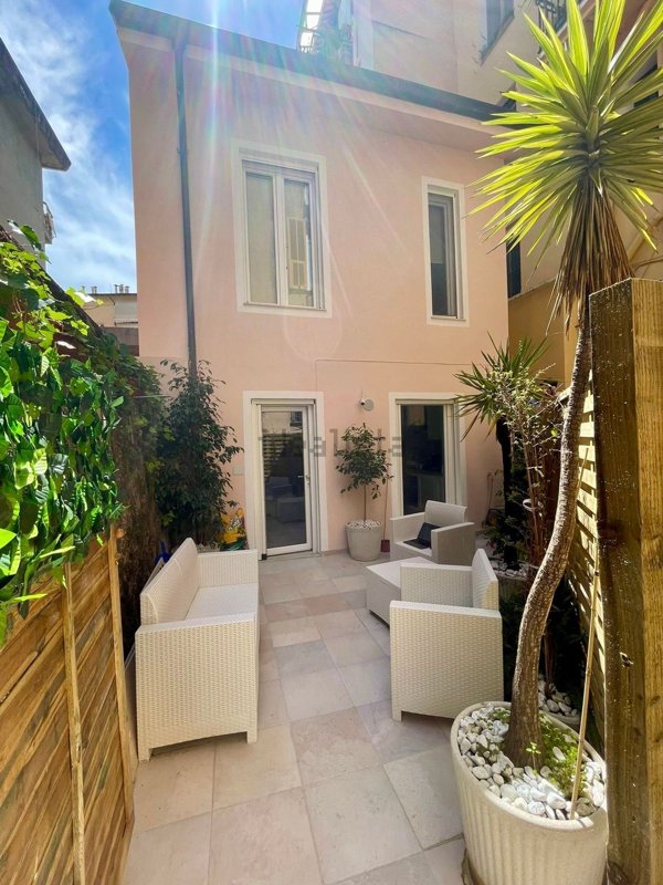 casa indipendente in vendita a Ventimiglia