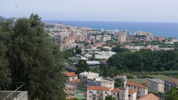 casa indipendente in vendita a Ventimiglia