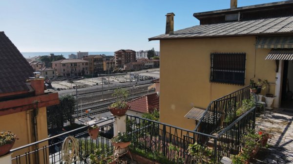 casa indipendente in vendita a Ventimiglia