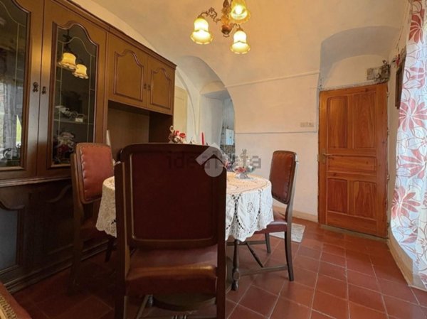 casa indipendente in vendita a Ventimiglia in zona Calvo