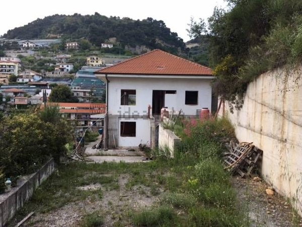 casa indipendente in vendita a Ventimiglia