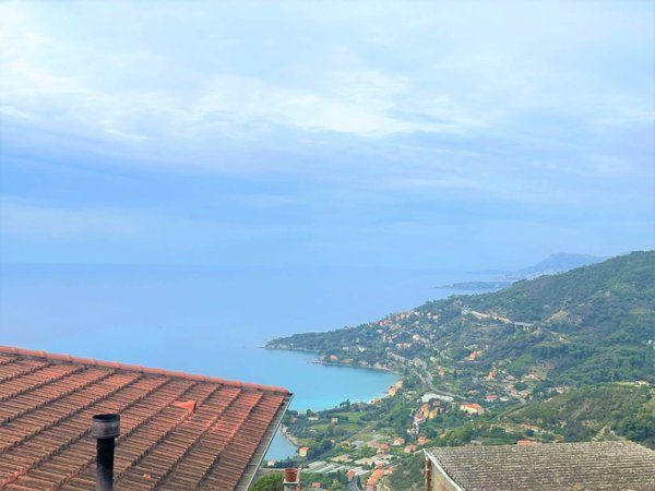 appartamento in vendita a Ventimiglia in zona Latte