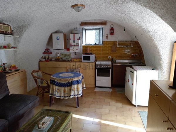 appartamento in vendita a Ventimiglia in zona Carletti