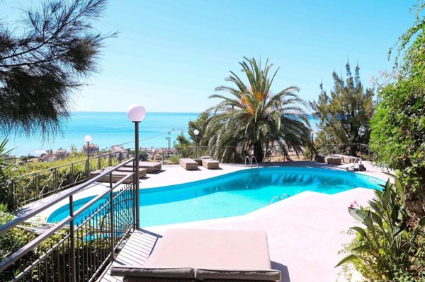 casa indipendente in vendita a Ventimiglia