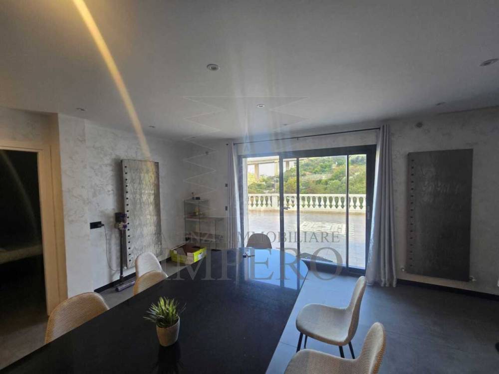 casa indipendente in vendita a Ventimiglia in zona Latte