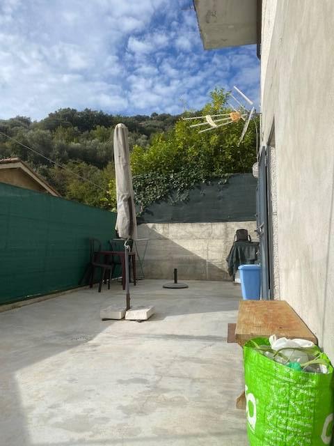 casa indipendente in vendita a Ventimiglia in zona Carletti