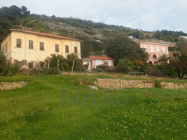 casa indipendente in vendita a Ventimiglia in zona Latte